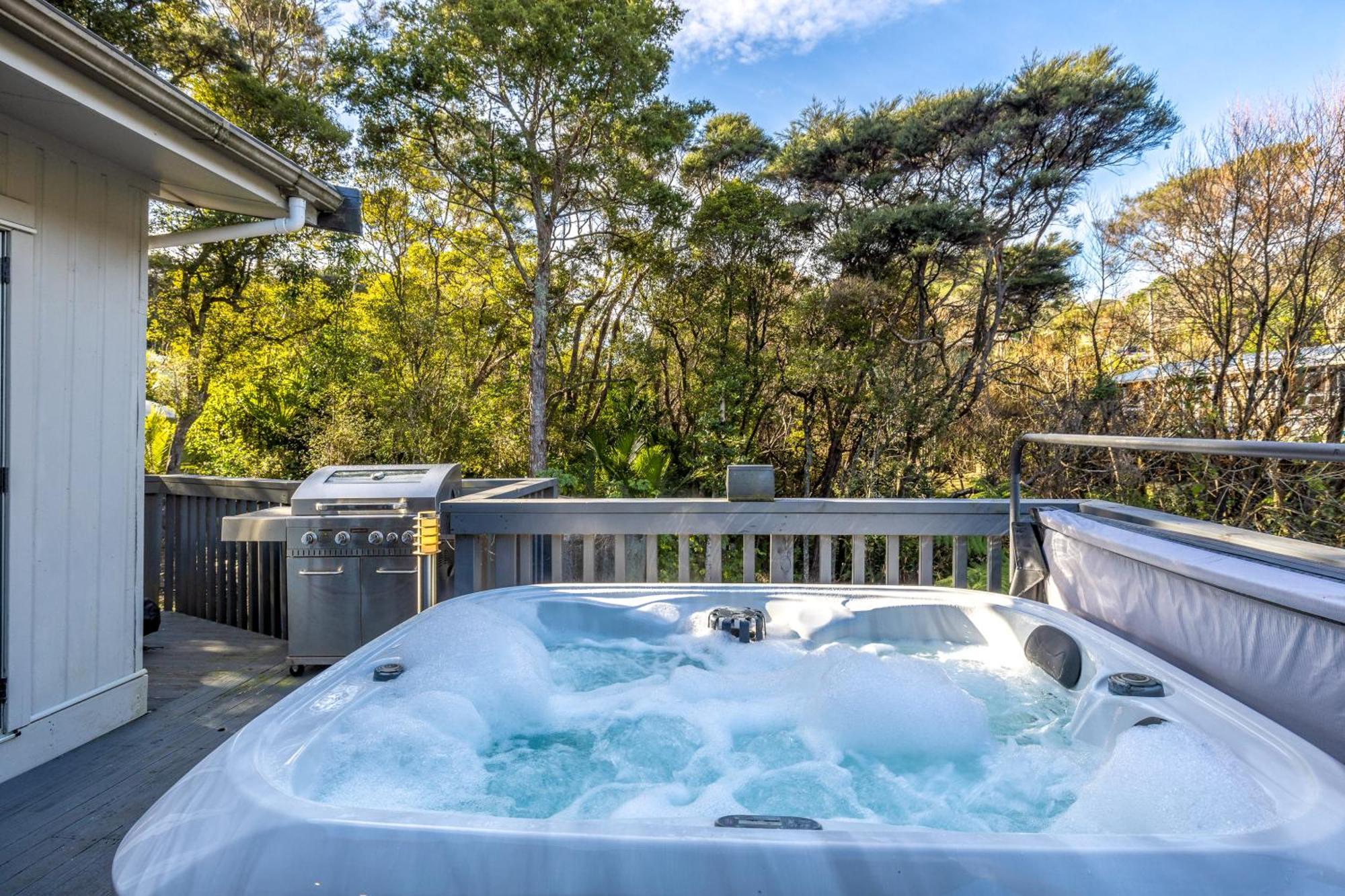 Island Sanctuary - Waiheke Holiday Home Ostend Exterior photo