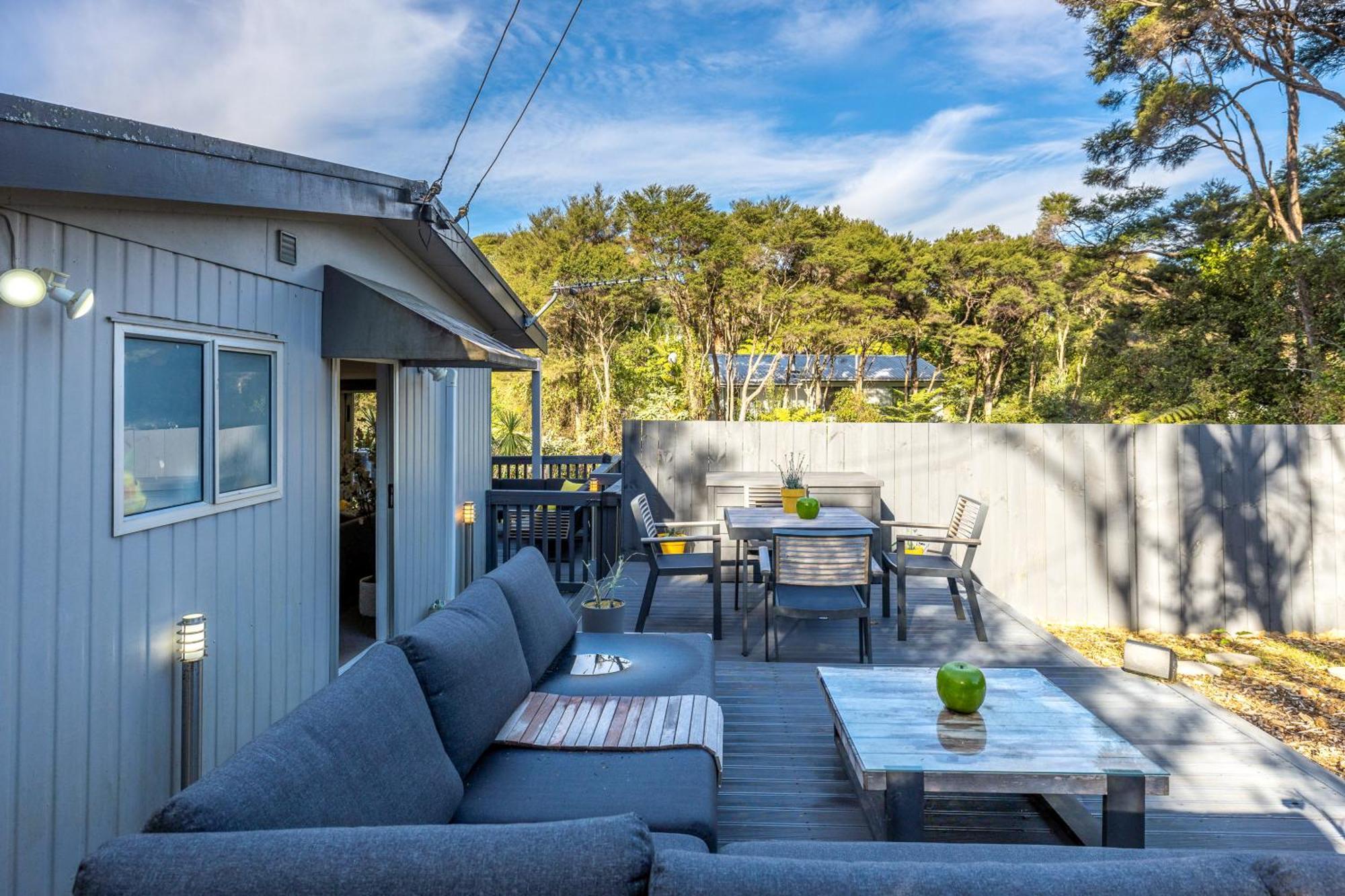 Island Sanctuary - Waiheke Holiday Home Ostend Exterior photo
