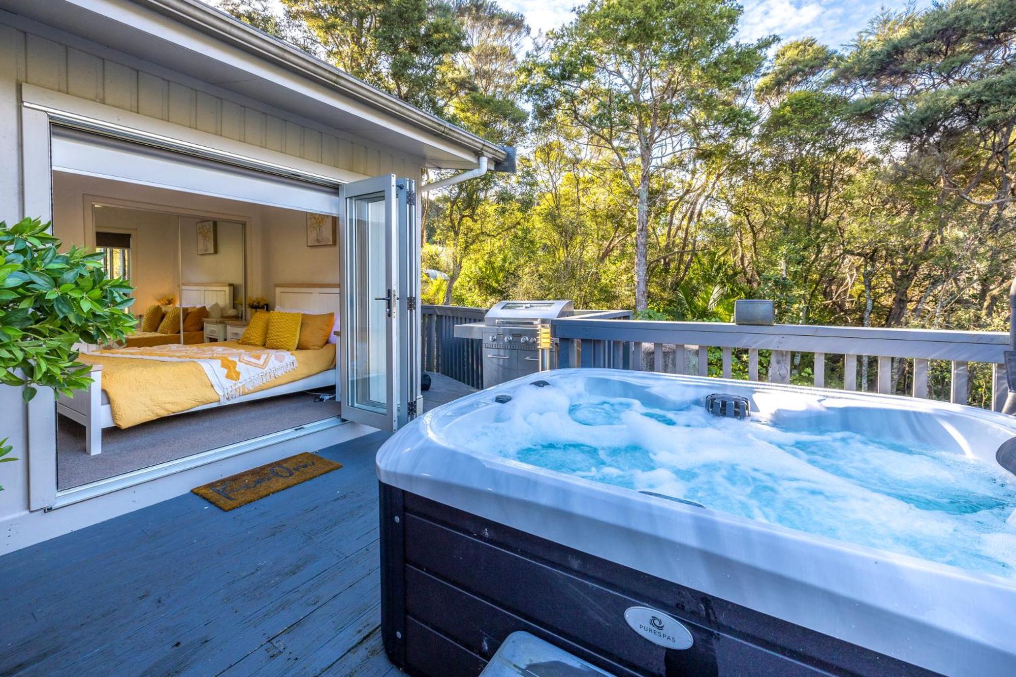 Island Sanctuary - Waiheke Holiday Home Ostend Exterior photo